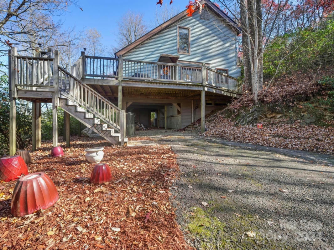 571 TSISQUA CIR, BREVARD, NC 28712, photo 1 of 28