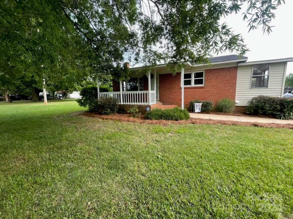 105 WILLOUGHBY RD, MONROE, NC 28110, photo 1 of 26