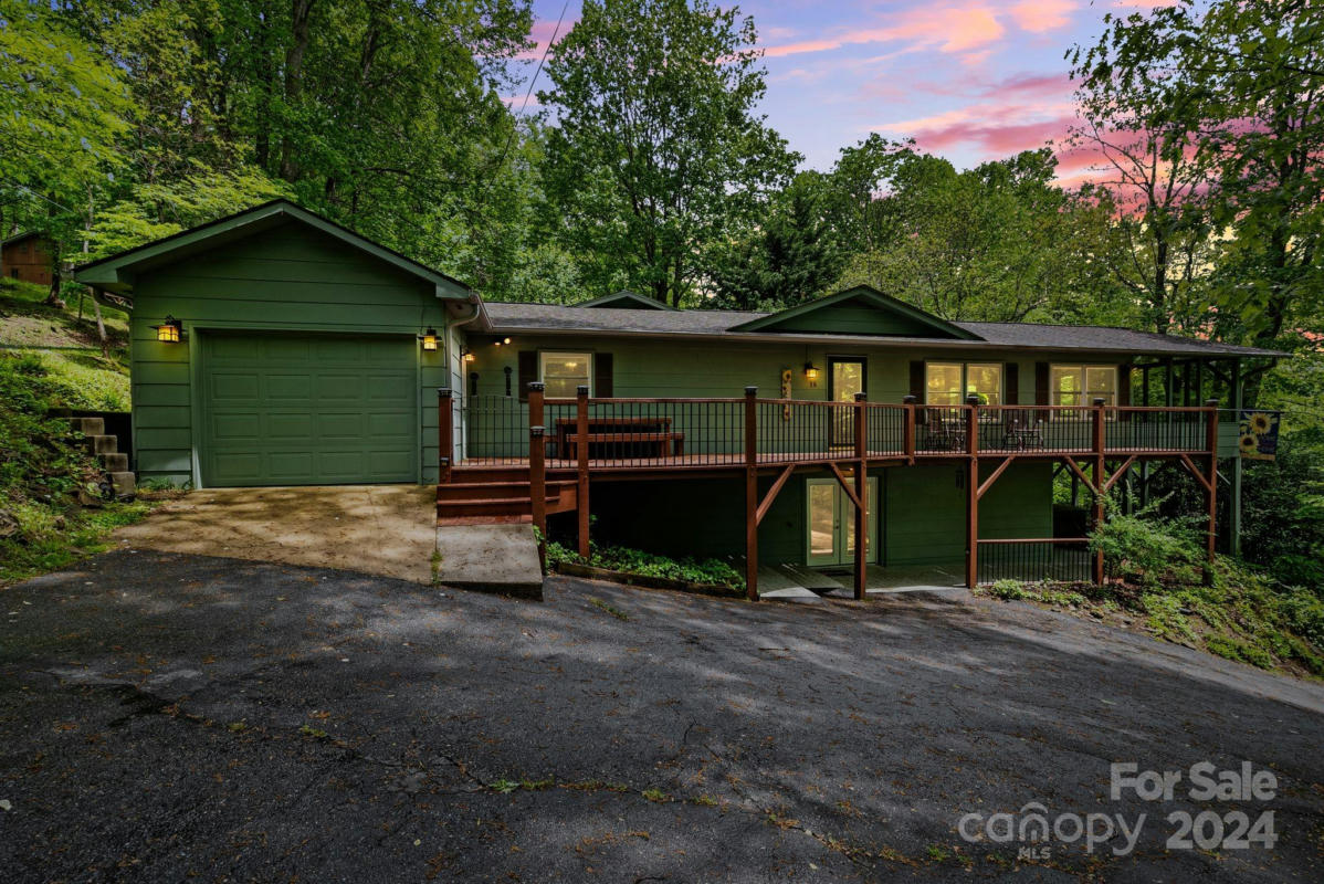16 BLUEBERRY LN # 31, MAGGIE VALLEY, NC 28751, photo 1 of 45