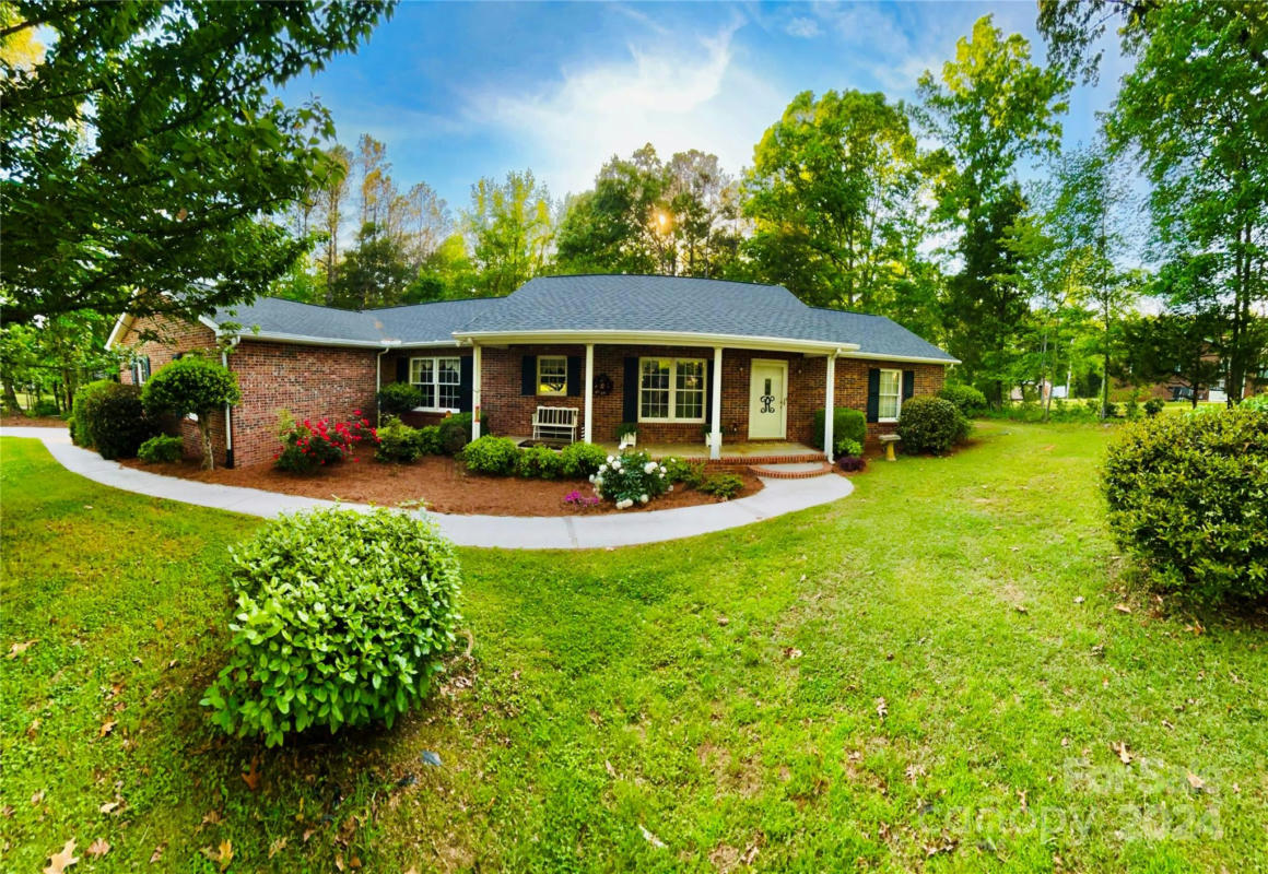 884 REDWOOD LN, CHESTER, SC 29706, photo 1 of 37