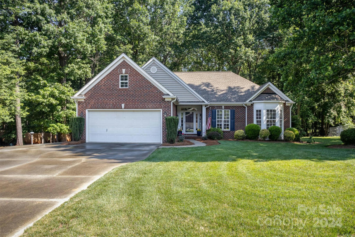 140 SEA TRAIL DR, MOORESVILLE, NC 28117, photo 1 of 34