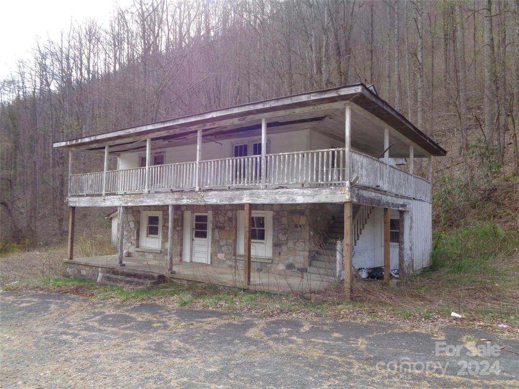 5459 SOCO RD, MAGGIE VALLEY, NC 28751, photo 1 of 14