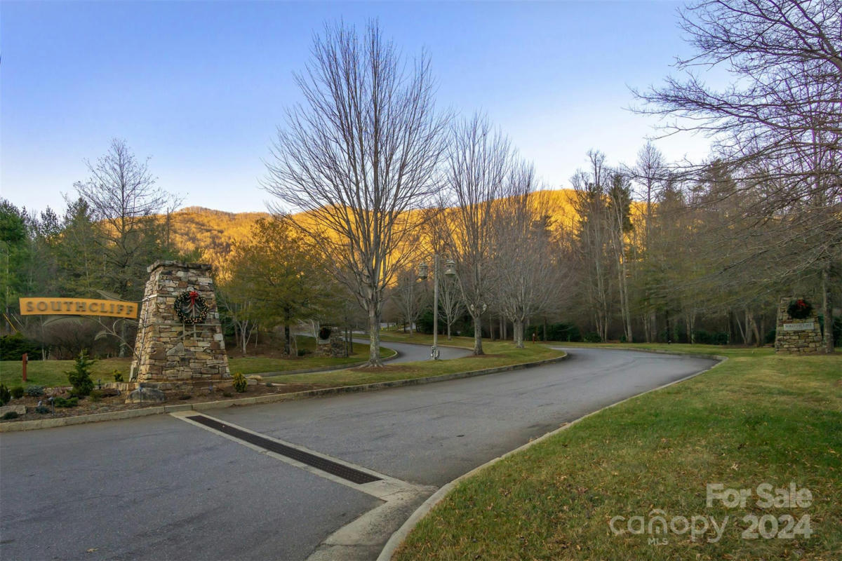 67 CLEAR WATER TRAIL RD # 511, FAIRVIEW, NC 28730, photo 1 of 17