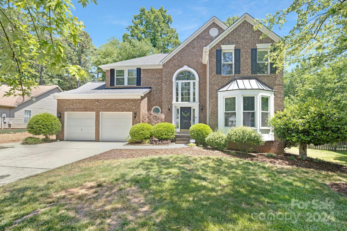 8709 LONDONSHIRE DR, CHARLOTTE, NC 28216, photo 1 of 29