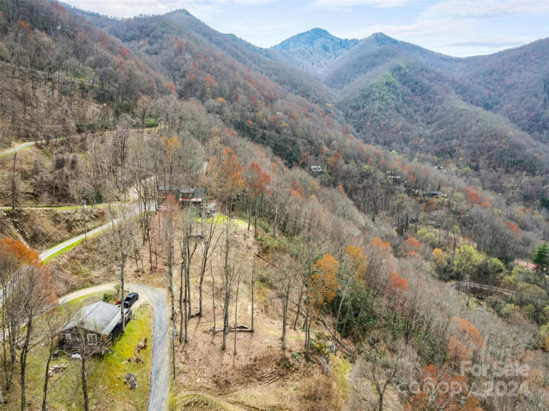 284 ROBIN ROOST RD, MAGGIE VALLEY, NC 28751, photo 1 of 14