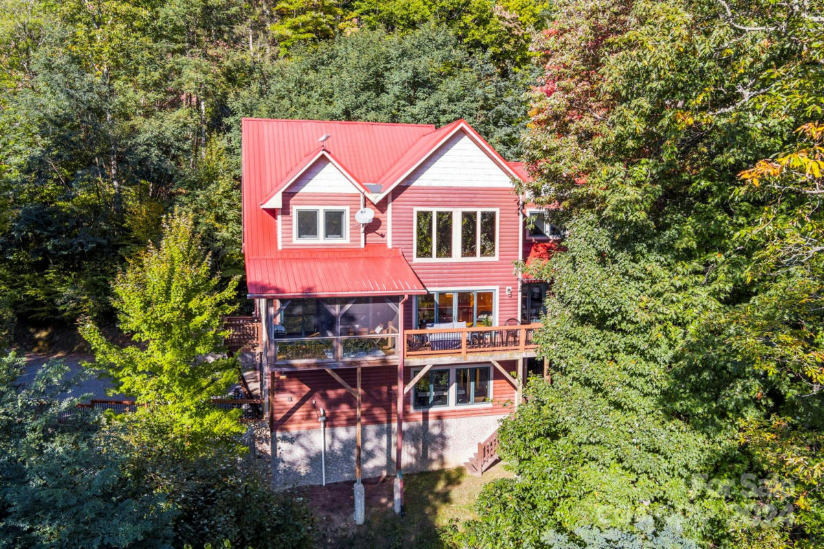 64 FIELD MOUSE LN, MAGGIE VALLEY, NC 28751, photo 1 of 47