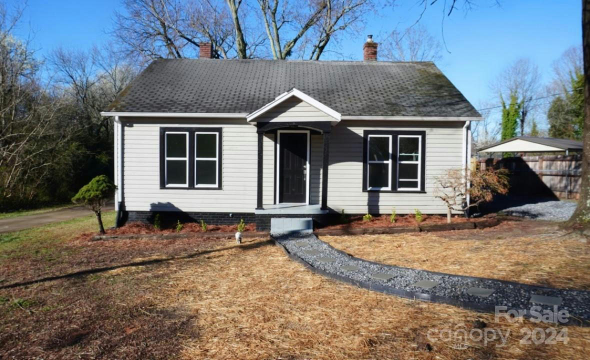 320 37TH ST SW, HICKORY, NC 28602, photo 1 of 14