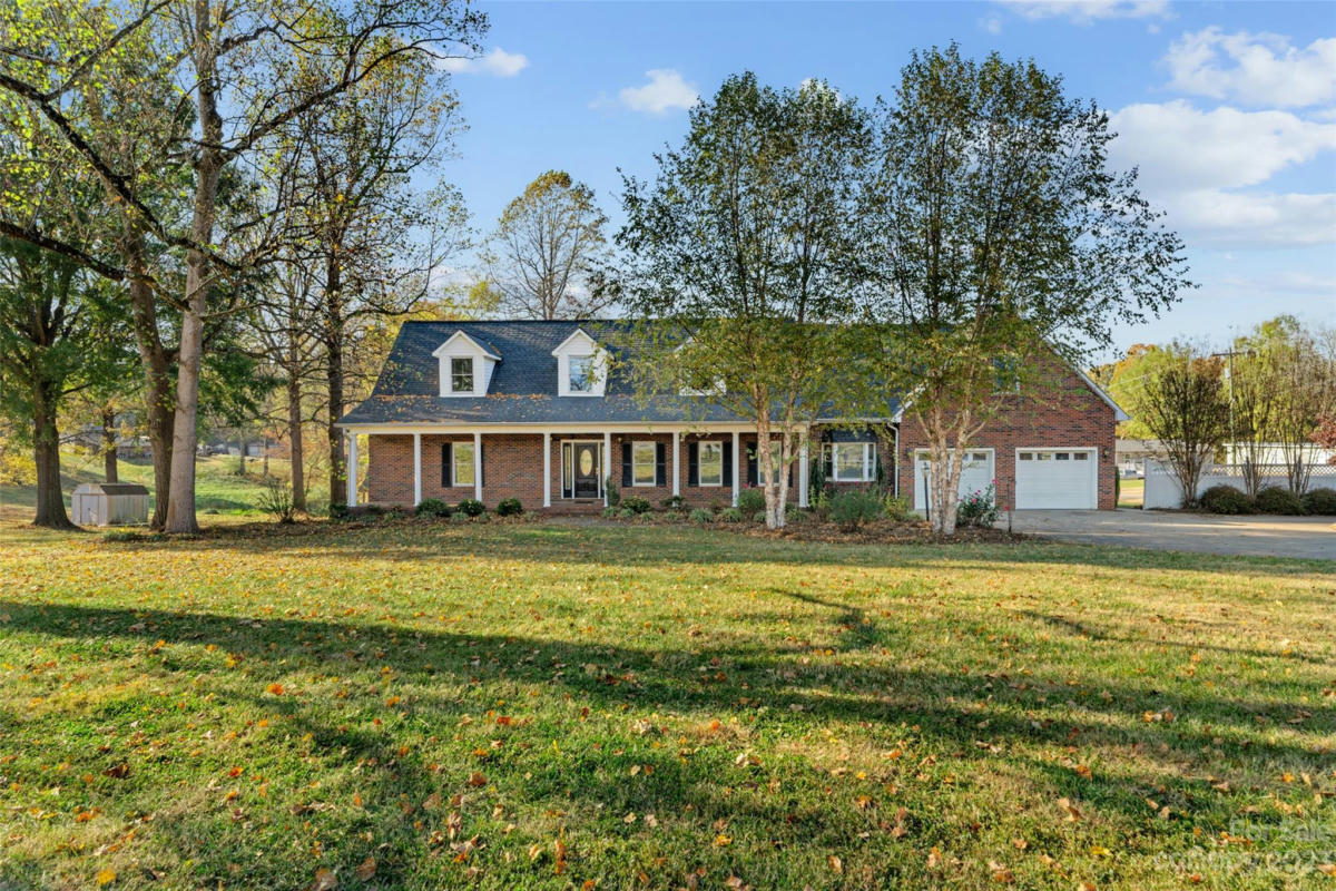 2445 OLD CONOVER STARTOWN RD, Newton, NC 28658 Single Family Residence