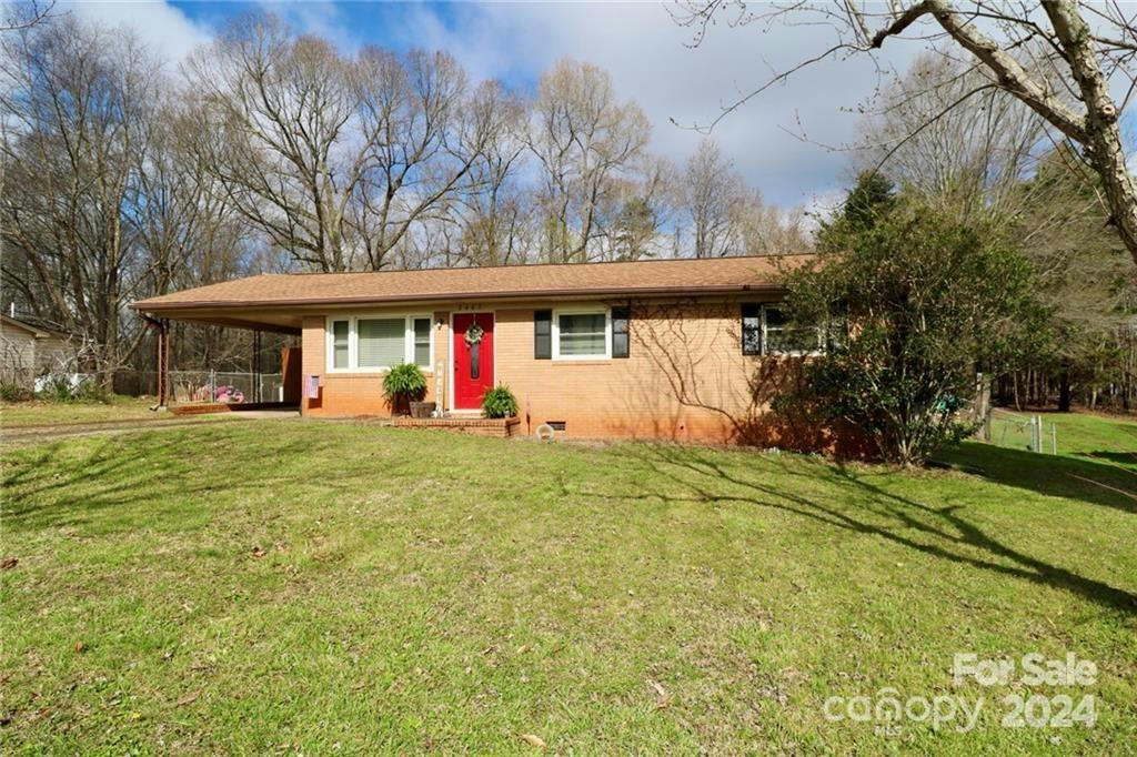 2402 MAPLEWOOD DR, GASTONIA, NC 28052, photo 1 of 12