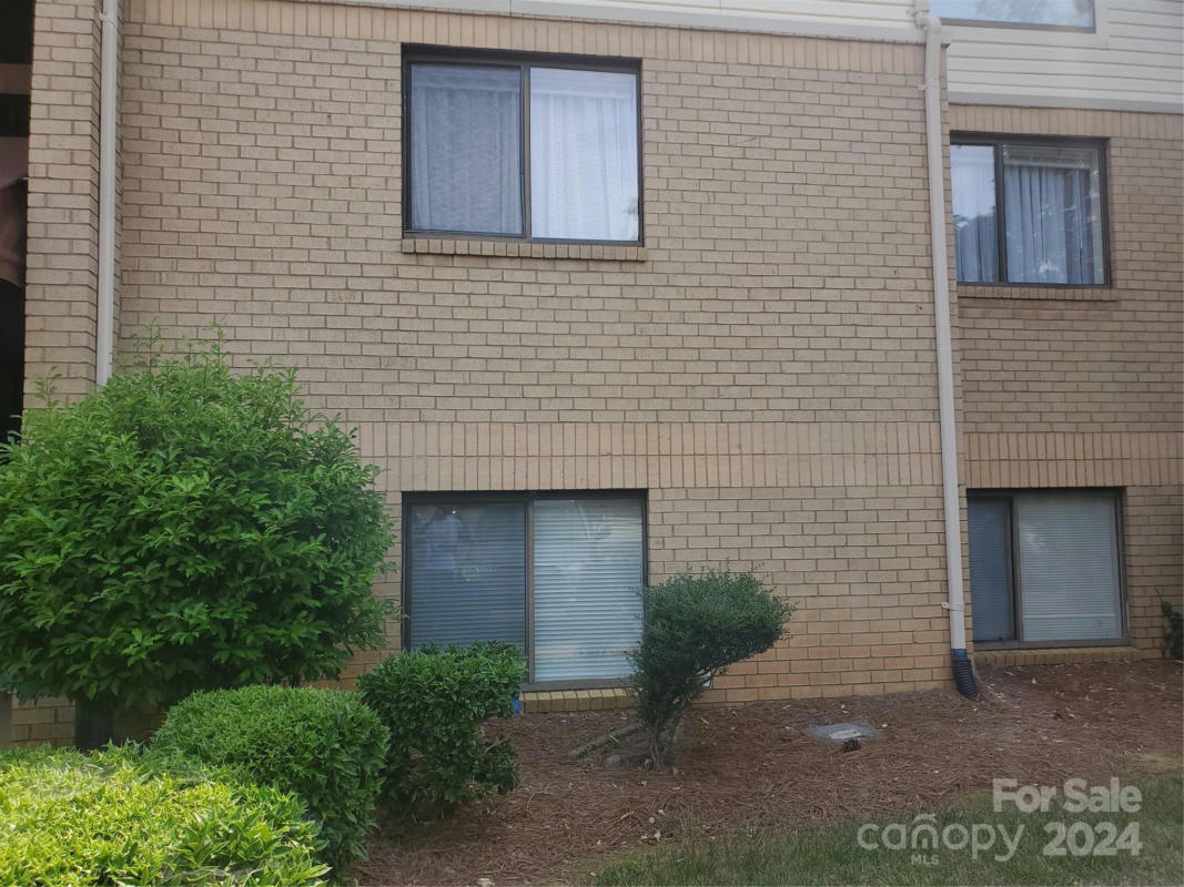 4804 SPRING LAKE DR APT B, CHARLOTTE, NC 28212, photo 1 of 12