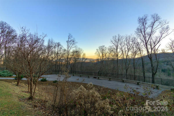 67 CLEAR WATER TRAIL RD # 511, FAIRVIEW, NC 28730, photo 4 of 17