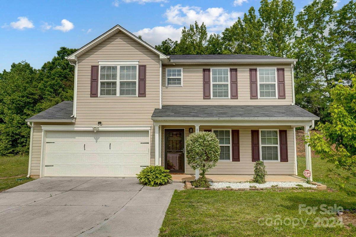 218 VALERIE DR, LINCOLNTON, NC 28092, photo 1 of 48