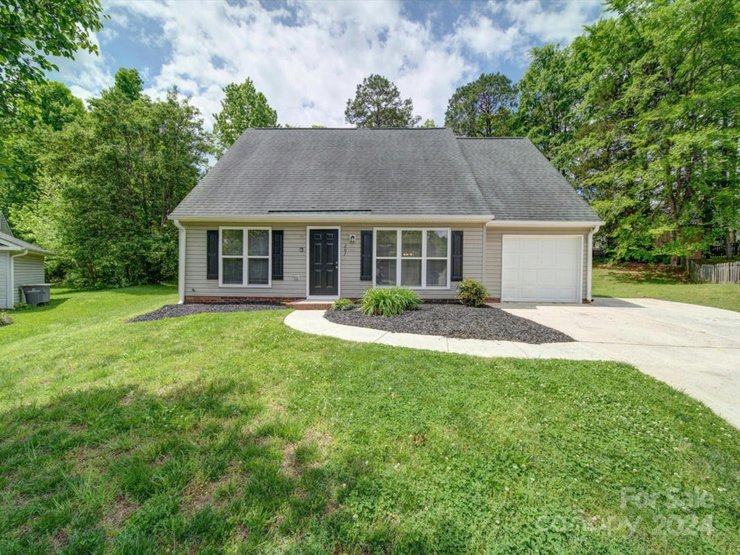 207 FOREST POND RD, KANNAPOLIS, NC 28083, photo 1 of 39