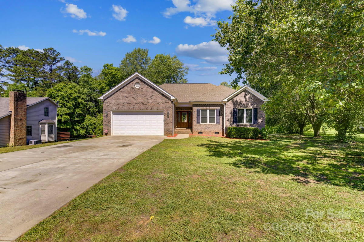 220 ANTELOPE DR, MOUNT HOLLY, NC 28120, photo 1 of 27