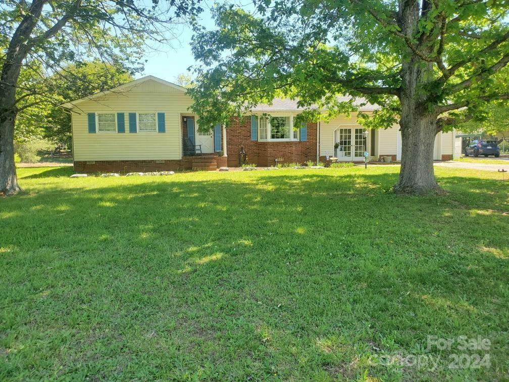 1404 OLD MILL RD, LINCOLNTON, NC 28092, photo 1 of 25