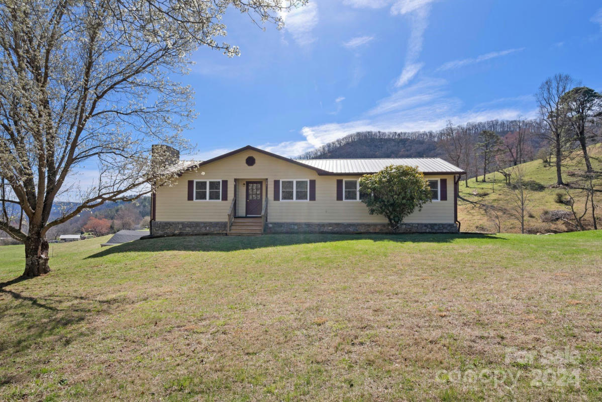 281 CURTIS CREEK RD, CANDLER, NC 28715, photo 1 of 48