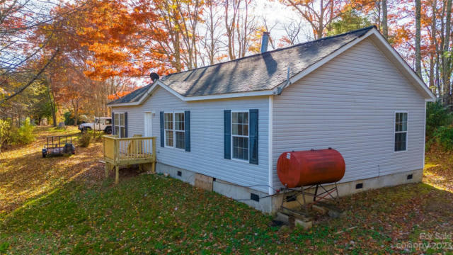 1960 HANGING ROCK RD, SPRUCE PINE, NC 28777, photo 2 of 36