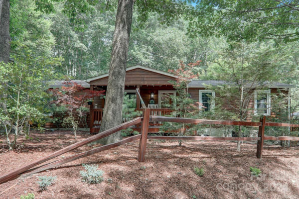 910 HUCKLEBERRY MOUNTAIN RD, HENDERSONVILLE, NC 28792 - Image 1