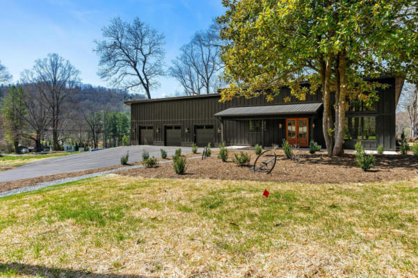 105 CAMPGROUND RD, HENDERSONVILLE, NC 28791 - Image 1