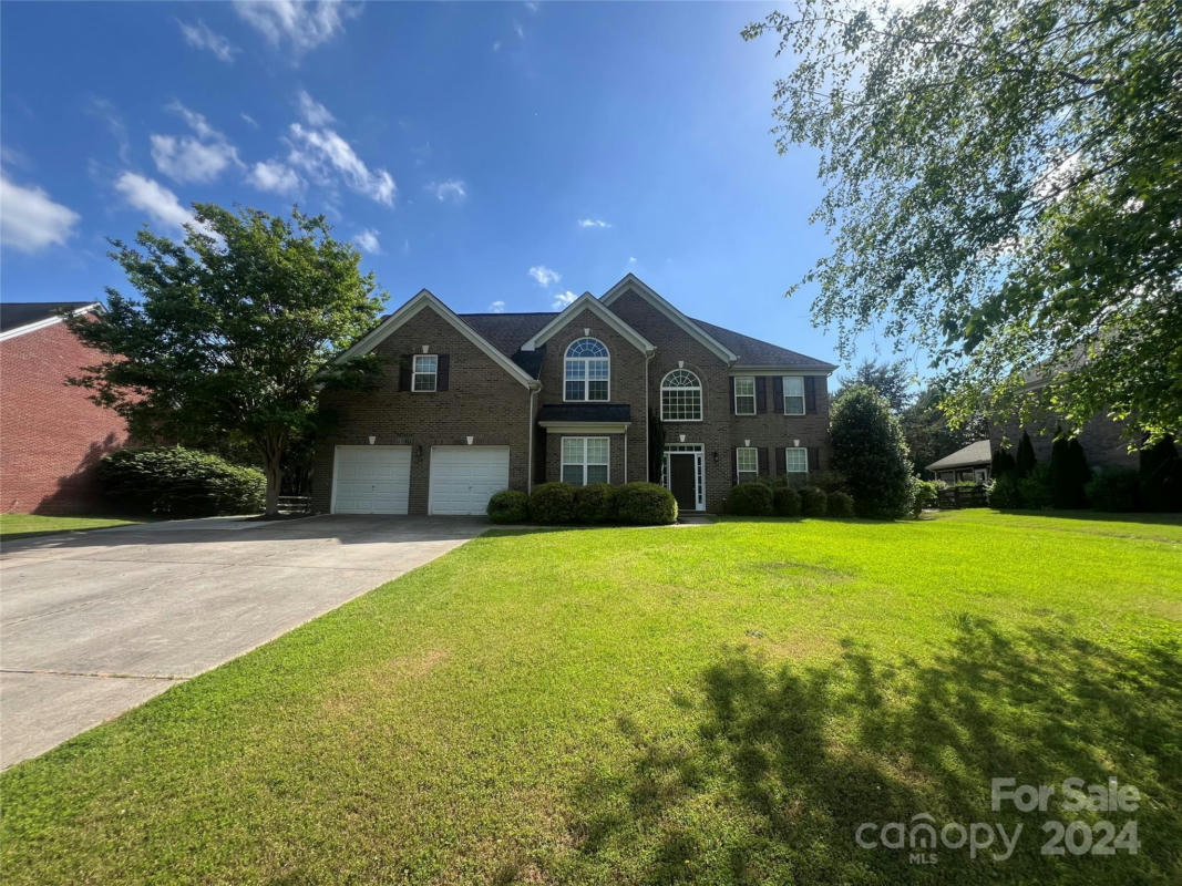 179 WINTER FLAKE DR, STATESVILLE, NC 28677, photo 1 of 6