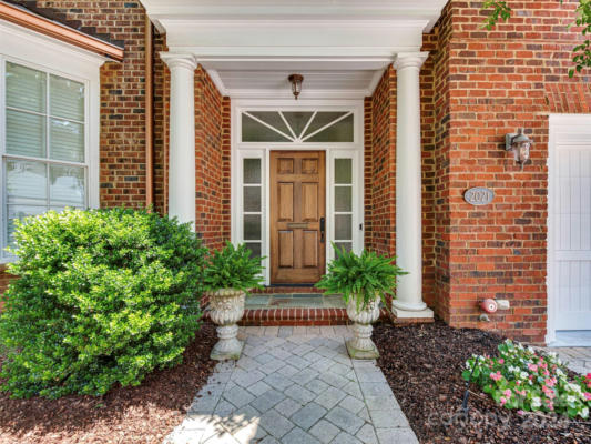 2021 QUEENS RD W, CHARLOTTE, NC 28207 - Image 1