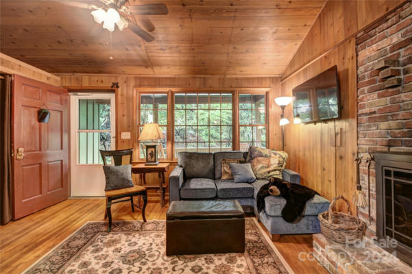 367 JOHNSON BRANCH RD, MAGGIE VALLEY, NC 28751, photo 5 of 28