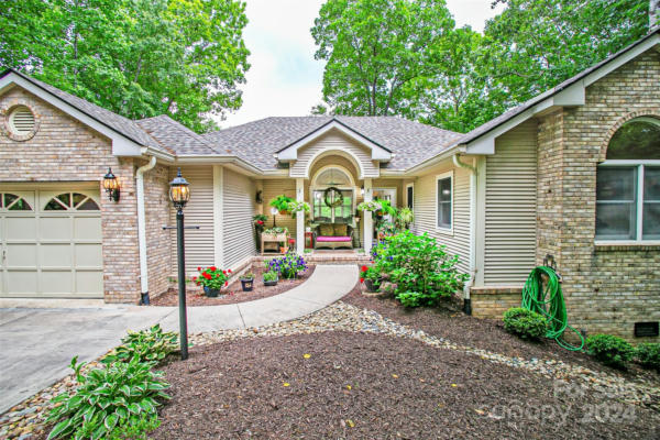 9 GOVERNORS DR, HENDERSONVILLE, NC 28791 - Image 1