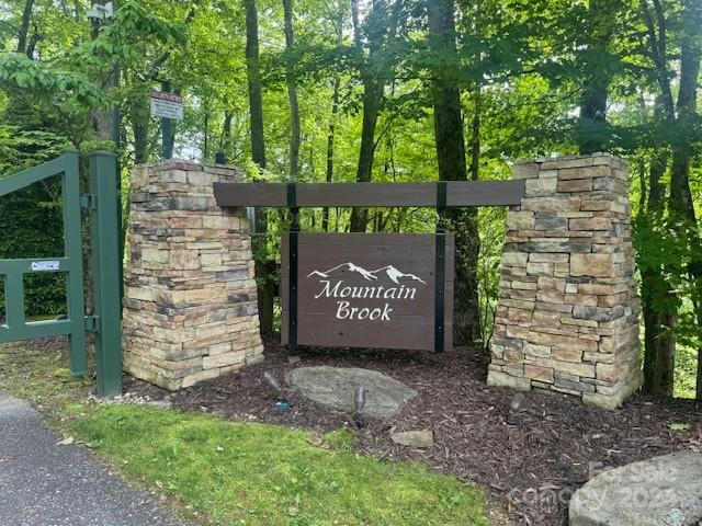 000 N DRAGONFLY COURT N # 3, SPRUCE PINE, NC 28777, photo 1 of 7