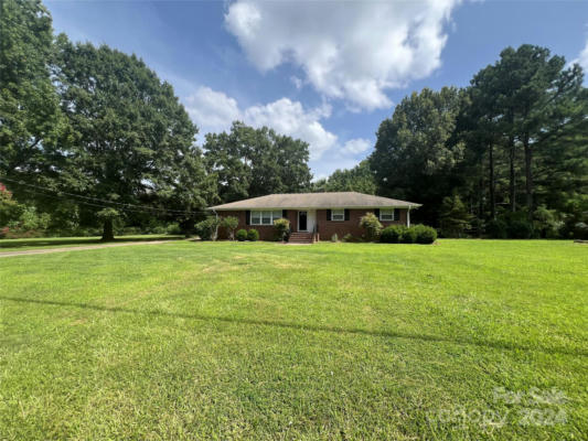 8105 DOUGLAS DR, CHARLOTTE, NC 28217 - Image 1