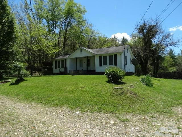 24 SPRING HOLLOW LN, SPRUCE PINE, NC 28777, photo 1 of 20