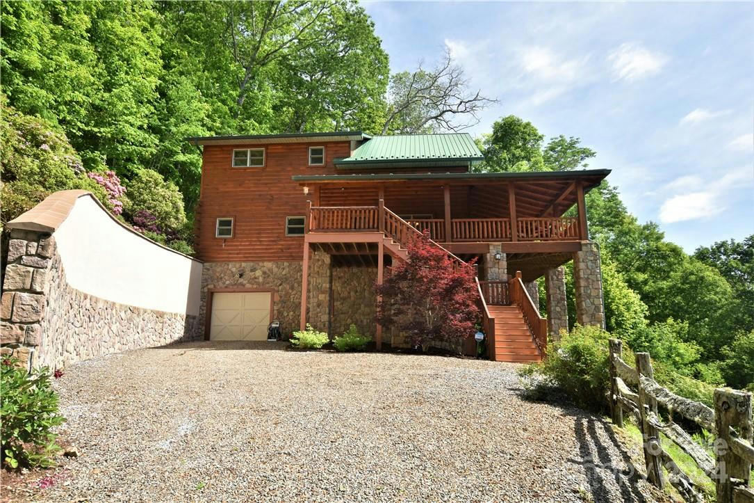 305 PANTHER DR, MAGGIE VALLEY, NC 28751, photo 1 of 46