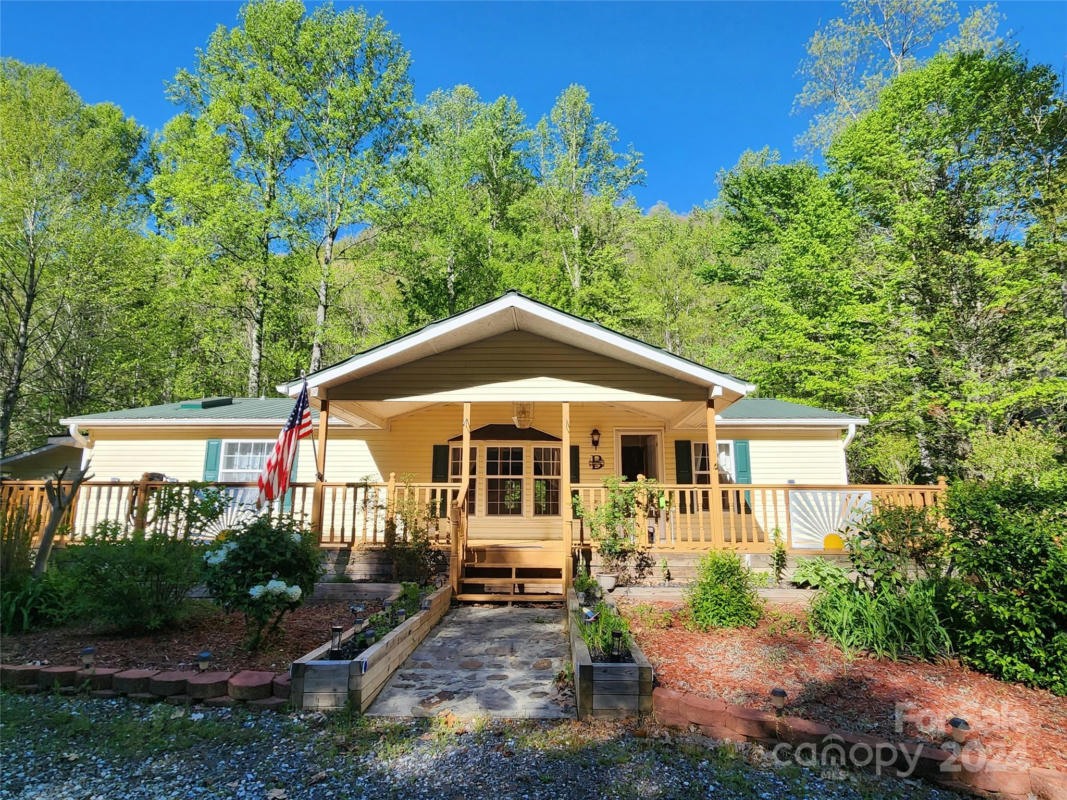 111 CHESTNUT COVE RD, WHITTIER, NC 28789, photo 1 of 48