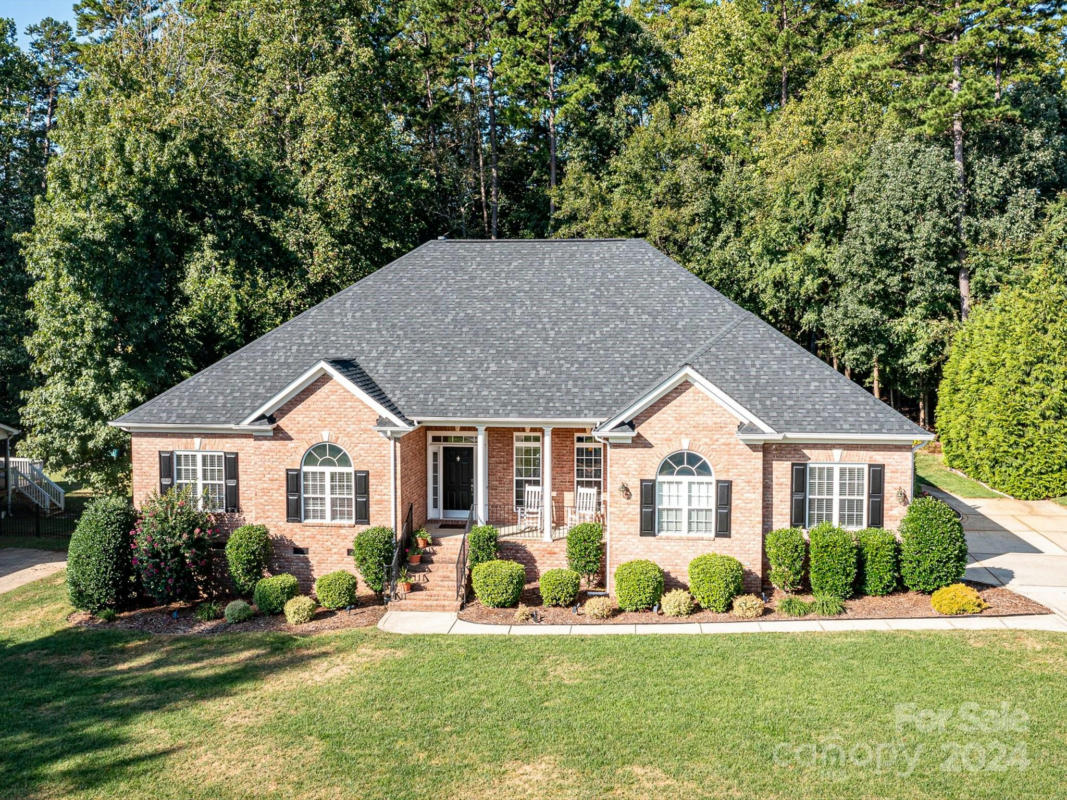 6012 ABERGELE LN, MATTHEWS, NC 28104, photo 1 of 42